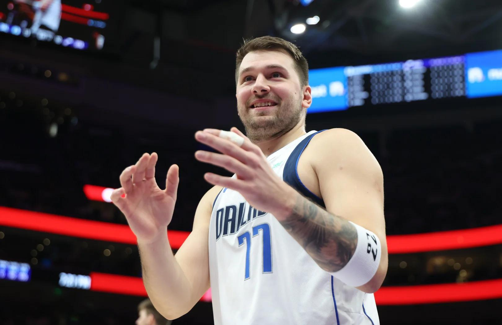 开云体育服务-包含今夜达拉斯独行侠强势反弹——足总杯节点到来，更衣室稳定，球队文化再被提及的词条